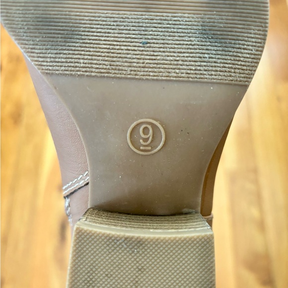 Universal Thread Boots Size 9 - Picture 4 of 4